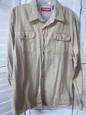 Vtg. Wrangler Men's Beige Khaki Shirt Twill Long Sleeve Button Up Pockets Large